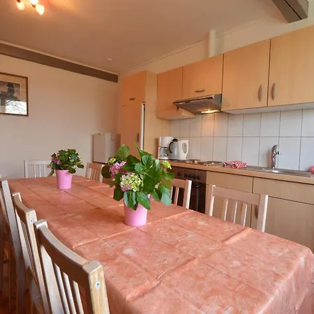 Group House With 3 For Family Semesterbostad *