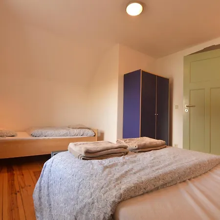 Semesterbostad Group House With 3 For Family *